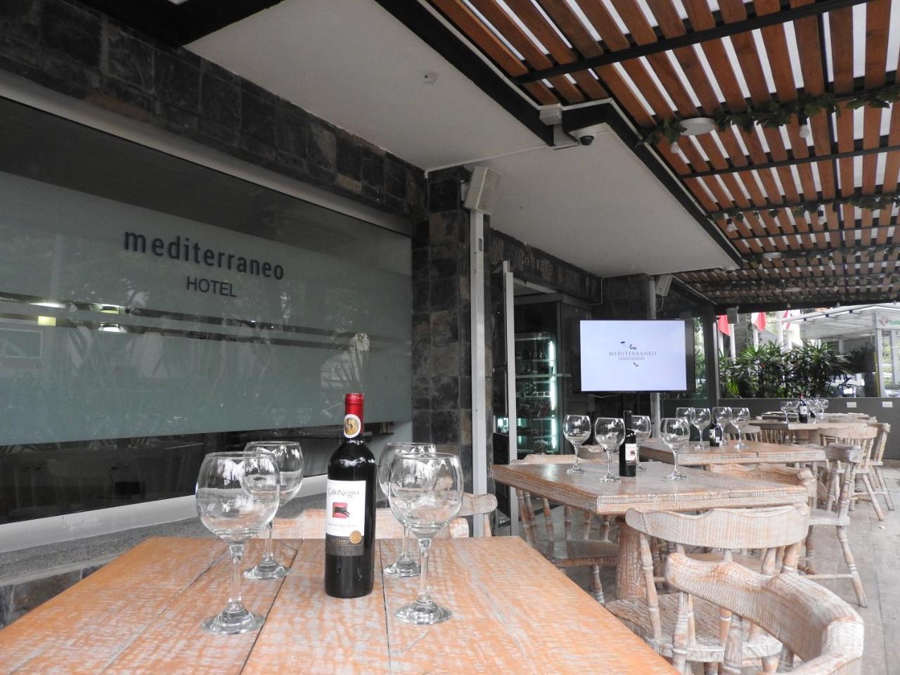 Hotel Mediterraneo 메딜린 외부 사진